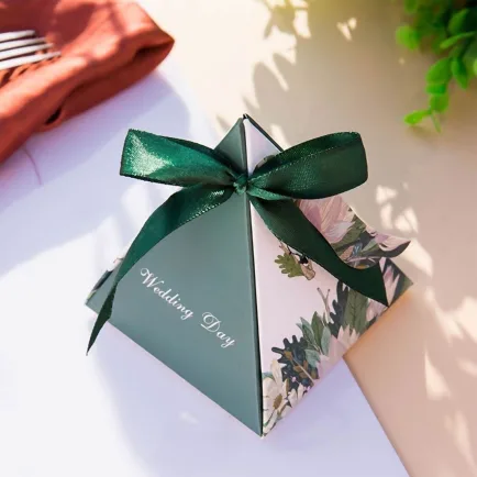 1.-Custom-Pyramid-Candle-Boxes